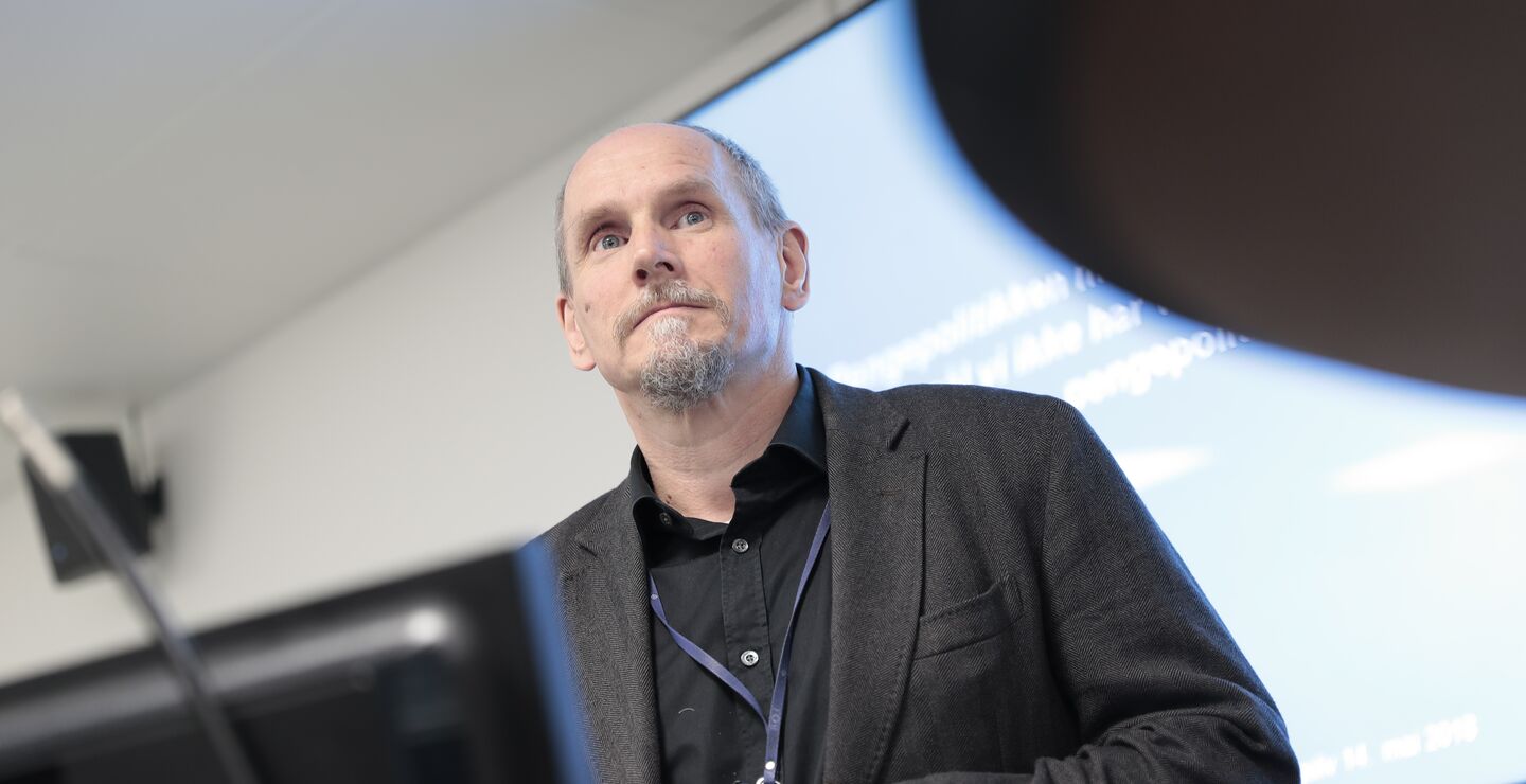 Professor Tommy Sveen fra Handelshøyskolen BI inviterer til Norges Bank Watch 2019
